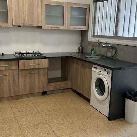 Unique City Hostel 100 Meters From Beach Larnaca Bagian luar foto