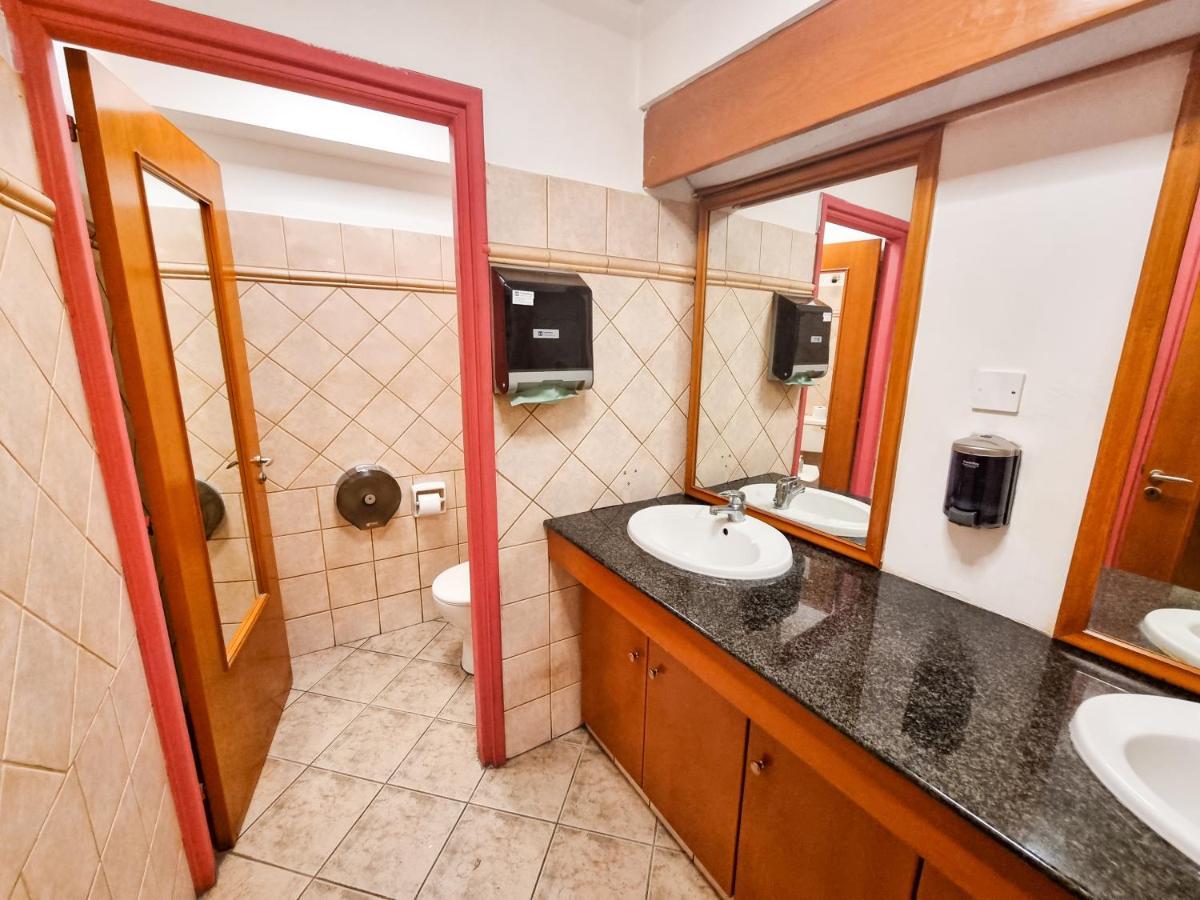 Unique City Hostel 100 Meters From Beach Larnaca Bagian luar foto